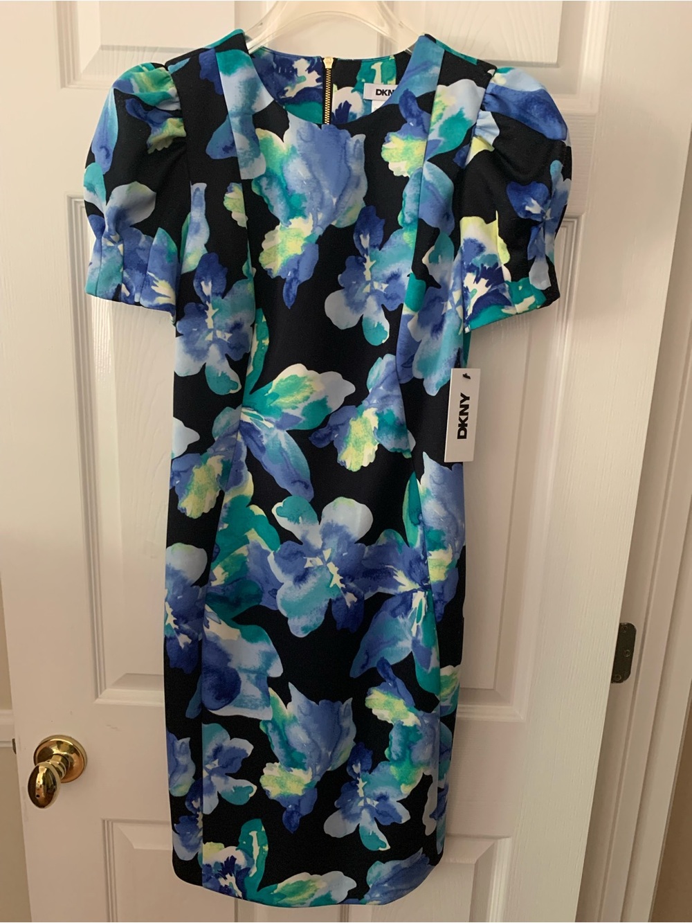 NET DKNY Dress: Bodycon Black w/Blue Floral Print Short Puffy Sleeve Crewneck 4